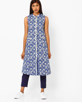 AJIO - Quilted Sleeveless Jacket