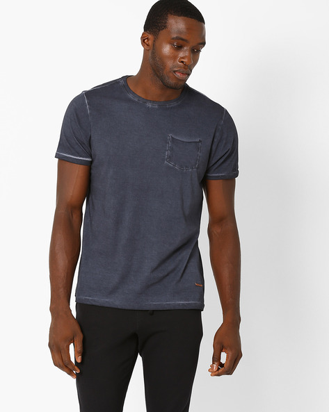 AJIO - Crew-Neck T-shirt with Patch Pocket