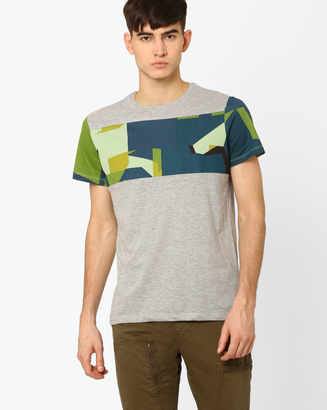 AJIO - Panelled Geometric Print T-shirt
